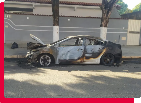 img-carro-queimado
